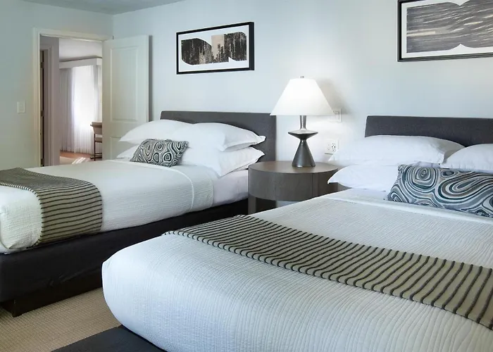 West Beach Inn, A Coast Hotel