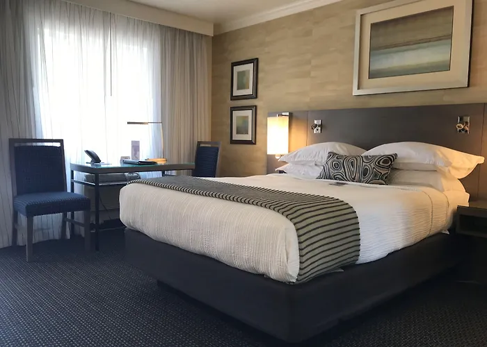 West Beach Inn, A Coast Hotel