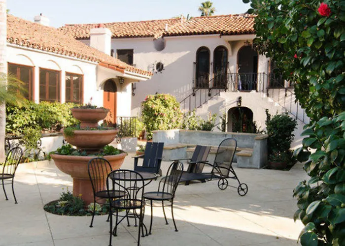 Casa Del Mar Inn