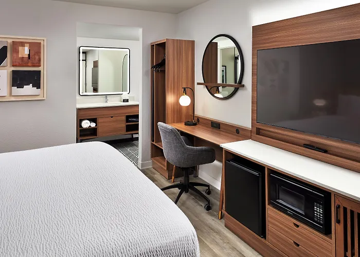 La Quinta By Wyndham Thousand Oaks-Newbury Park